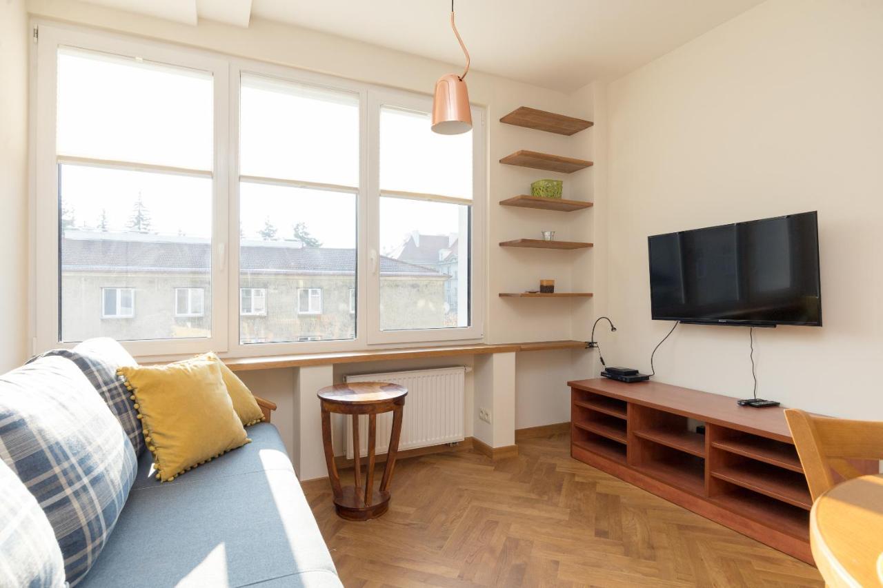 Piekna 2-Bedroom Apartment وارسو المظهر الخارجي الصورة