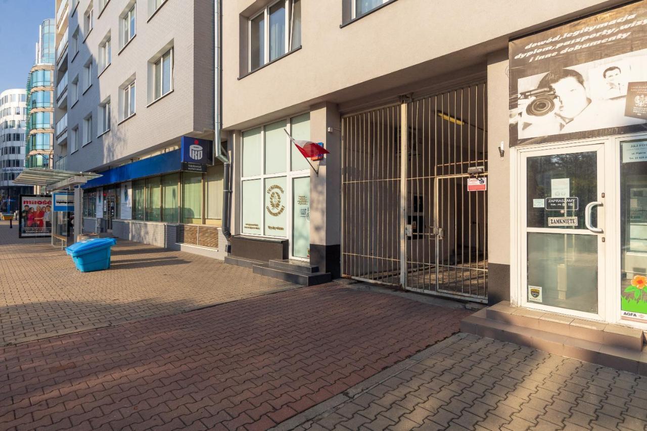 Piekna 2-Bedroom Apartment وارسو المظهر الخارجي الصورة