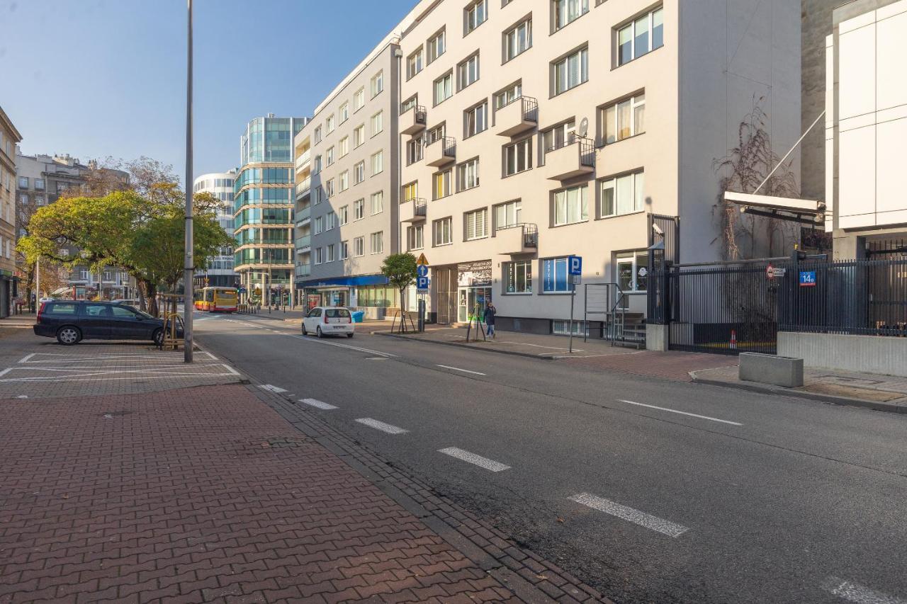 Piekna 2-Bedroom Apartment وارسو المظهر الخارجي الصورة